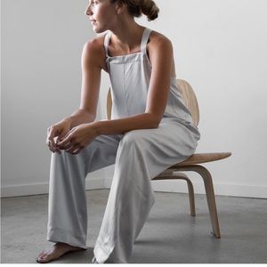 New Lunya Washable Silk Sleep Jumpsuit in Silver. Size L/XL